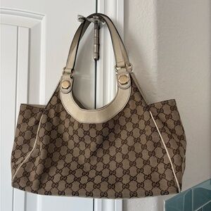 Gucci GG Canvas Leather White Charmy Medium Shoulder Bag